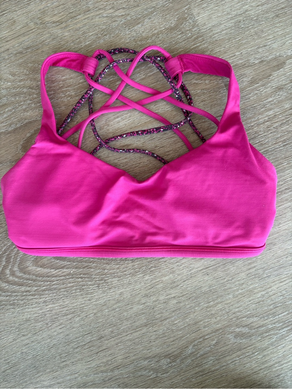 Women's  vintage Lulu Lemon Hot Pink Strappy sports bra